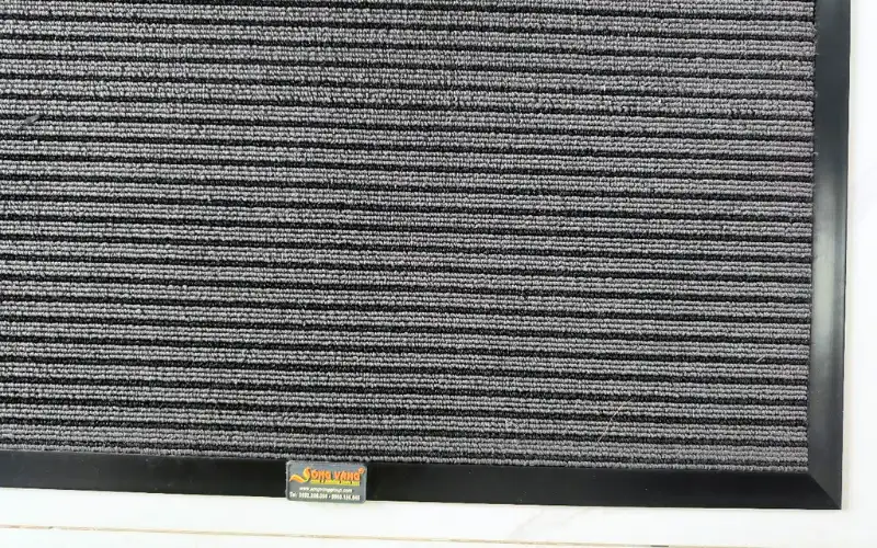 Tìm Thảm 3M 4000 Chất Lượng, Giá Tốt Ở Đâu? 2 Thảm 3M 4000 tại Sóng Vàng được bo viền cao su cẩn thận, chắc chắn